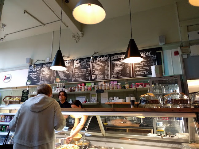 Comentarii opinii despre Crumbs Kitchen