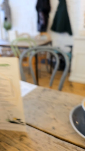 Hally's London - London