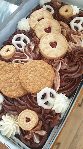 Cake Creations Redditch Cake Shop & Class Studio - Hospitality and gastronomy