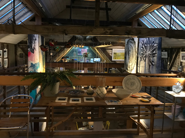 The Farnham Pottery - Farnham