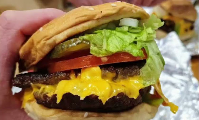 Opinii despre Five Guys Cheshire Oaks în Ellesmere Port - Hospitality and gastronomy