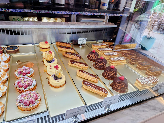 359 Ballards Ln, London N12 8LJ, United Kingdom