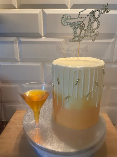 MollyDollyBakes - Manchester