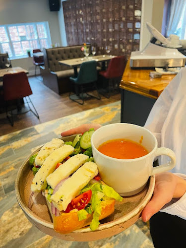 Comentarii opinii despre The Lion by Olivers