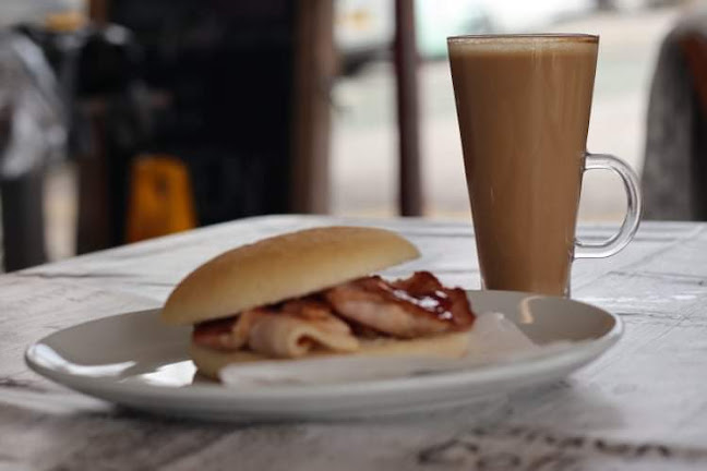 Comentarii opinii despre Harbour Bites @ Marina Bar