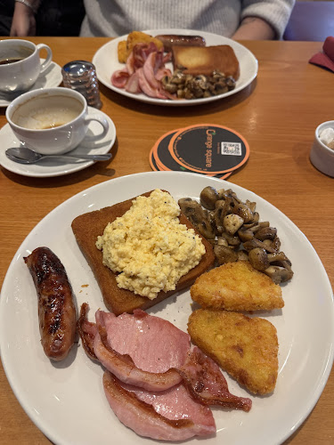 52-54 The Broadway, Haywards Heath RH16 3AL, United Kingdom