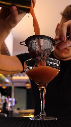 Opinii despre The Exhibit în London - Hospitality and gastronomy