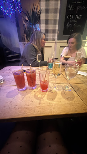 Opinii despre The Victoria Lounge în Glossop - Hospitality and gastronomy