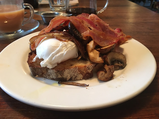 8 Warwick St, Prestwich, Manchester M25 3HN, United Kingdom