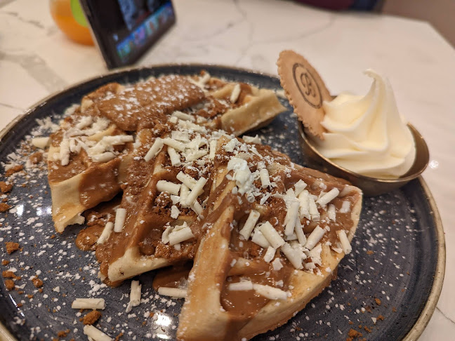 Benjamin’s - Luton