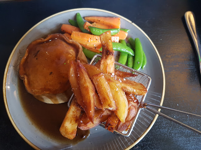 Bernard St, Glossop SK13 7AA