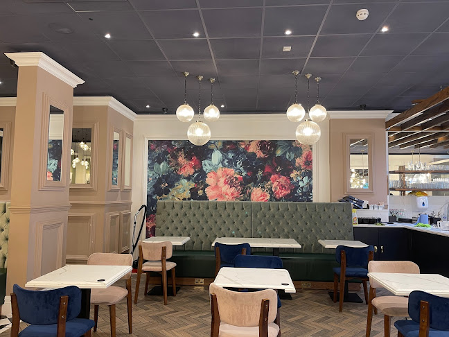 Benjamin’s - Luton