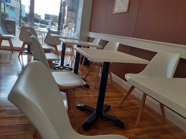 Latte Artist - Coffee Shop - Hospitality and gastronomy