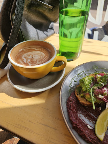 Comentarii opinii despre Foliage Cafe