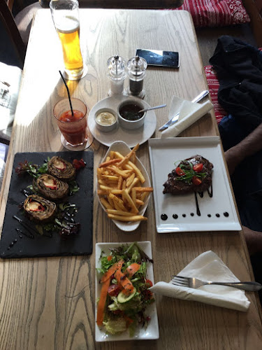 Opinii despre The Windsor Castle Pub în London - Hospitality and gastronomy