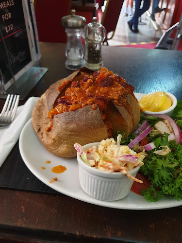 The Walnut Tree Shades - Hospitality and gastronomy