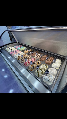 Happy Spoon Ice Cream Parlour - Stockton-on-Tees