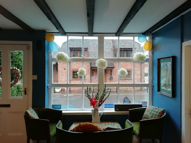 La Luna - Coffee Shop - Alton