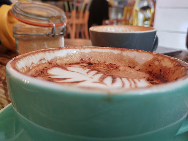 Comentarii opinii despre Hally's London