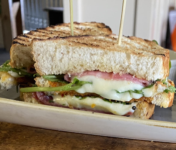 Opinii despre The Victoria Lounge în Glossop - Hospitality and gastronomy