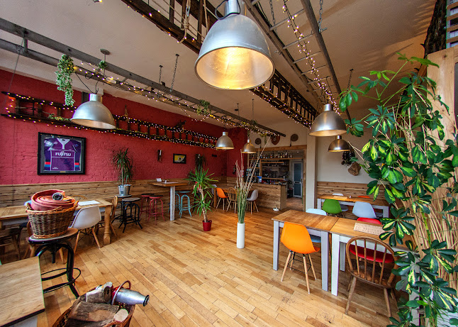 Opinii despre The Old Fire Station, Warminster în Warminster - Hospitality and gastronomy