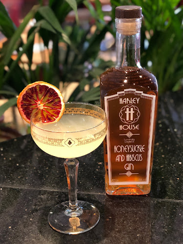 Comentarii opinii despre Orange Square