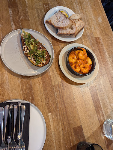 Comentarii opinii despre IV10 Cafe Bar Deli