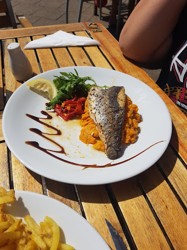 Comentarii opinii despre The George Bar & Grill