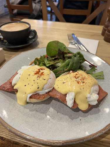 359 Ballards Ln, London N12 8LJ, United Kingdom