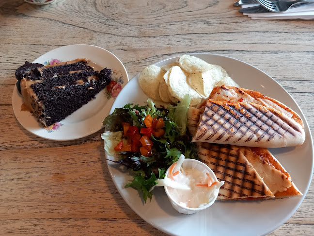 2 Lakeside Dr, Coedkernew, Duffryn, Newport NP10 8BB, United Kingdom