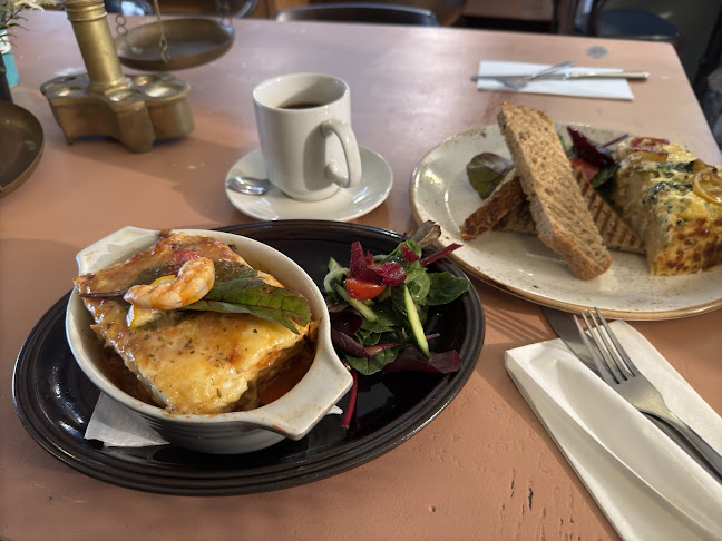 228 High St, London E17 7JH