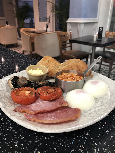 Opinii despre Cameron's Tea and Coffee Shop în Ashton-under-Lyne - Hospitality and gastronomy