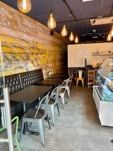 152 Barking Rd, London E16 1EN