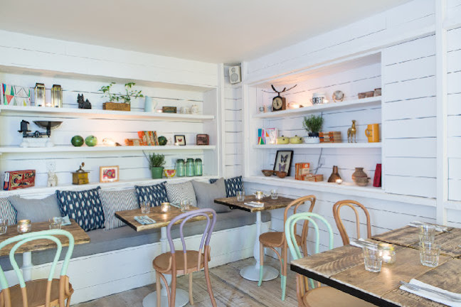 Opinii despre Hally's London în London - Hospitality and gastronomy