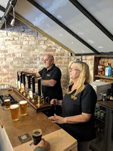 Comentarii opinii despre The Tap House