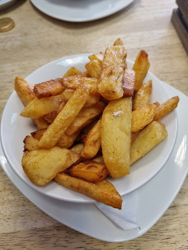 Clock Stop Cafe Bistro - Hospitality and gastronomy