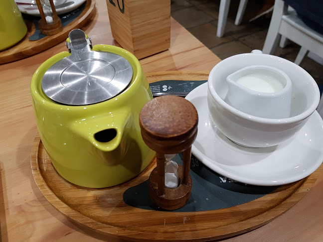 Hunters Cake Cafe - Hospitality and gastronomy