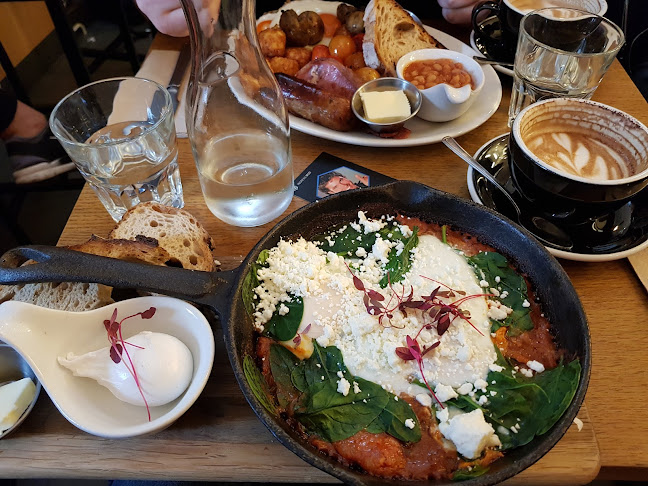 Cafe Tamra - Hospitality and gastronomy