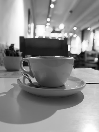 359 Ballards Ln, London N12 8LJ, United Kingdom