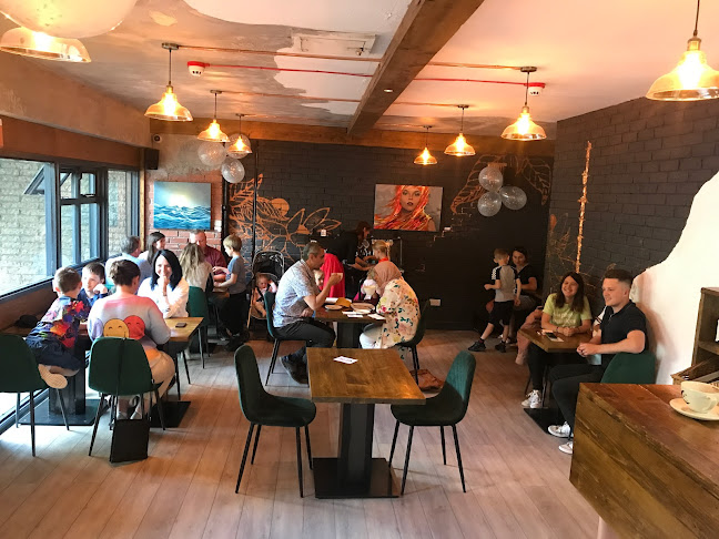 Frogmoon Café - Hospitality and gastronomy