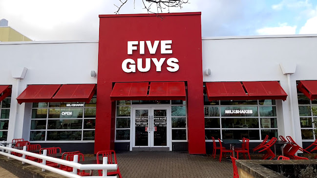 Five Guys Cheshire Oaks