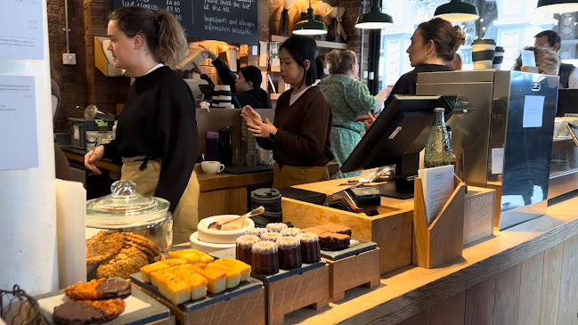 Opinii despre Monmouth Coffee Company în London - Hospitality and gastronomy