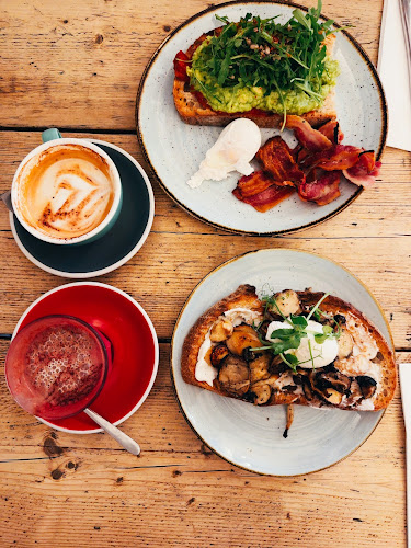 Hally's London - Hospitality and gastronomy