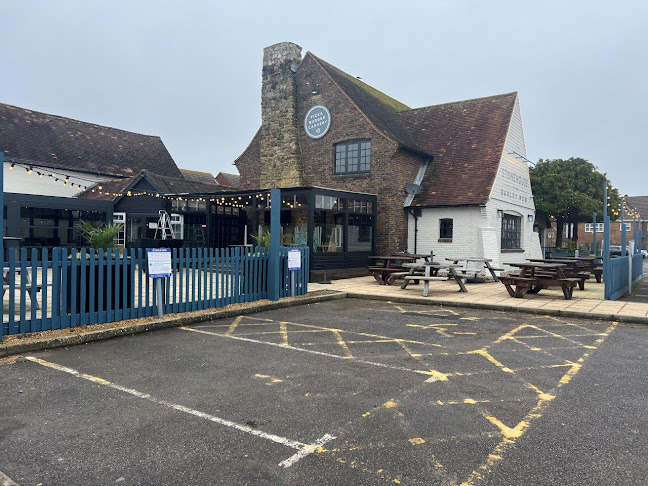 Manor Road, Hayling Island PO11 0EZ, United Kingdom