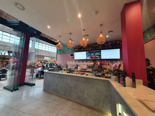 Isha Patisserie - Hospitality and gastronomy