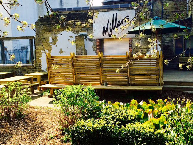 47 Briggate, Brighouse HD6 1EB