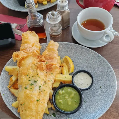 Opinii despre The Arcades Fish Restaurant în Worthing - Hospitality and gastronomy