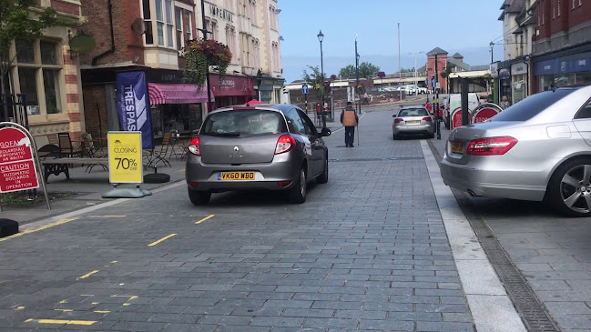 Domino's Pizza - Colwyn Bay