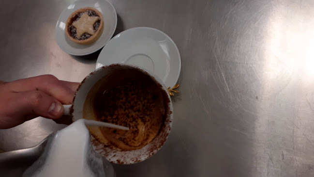 Latte Artist - Coffee Shop - Hospitality and gastronomy