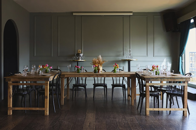 Comentarii opinii despre The Exhibit